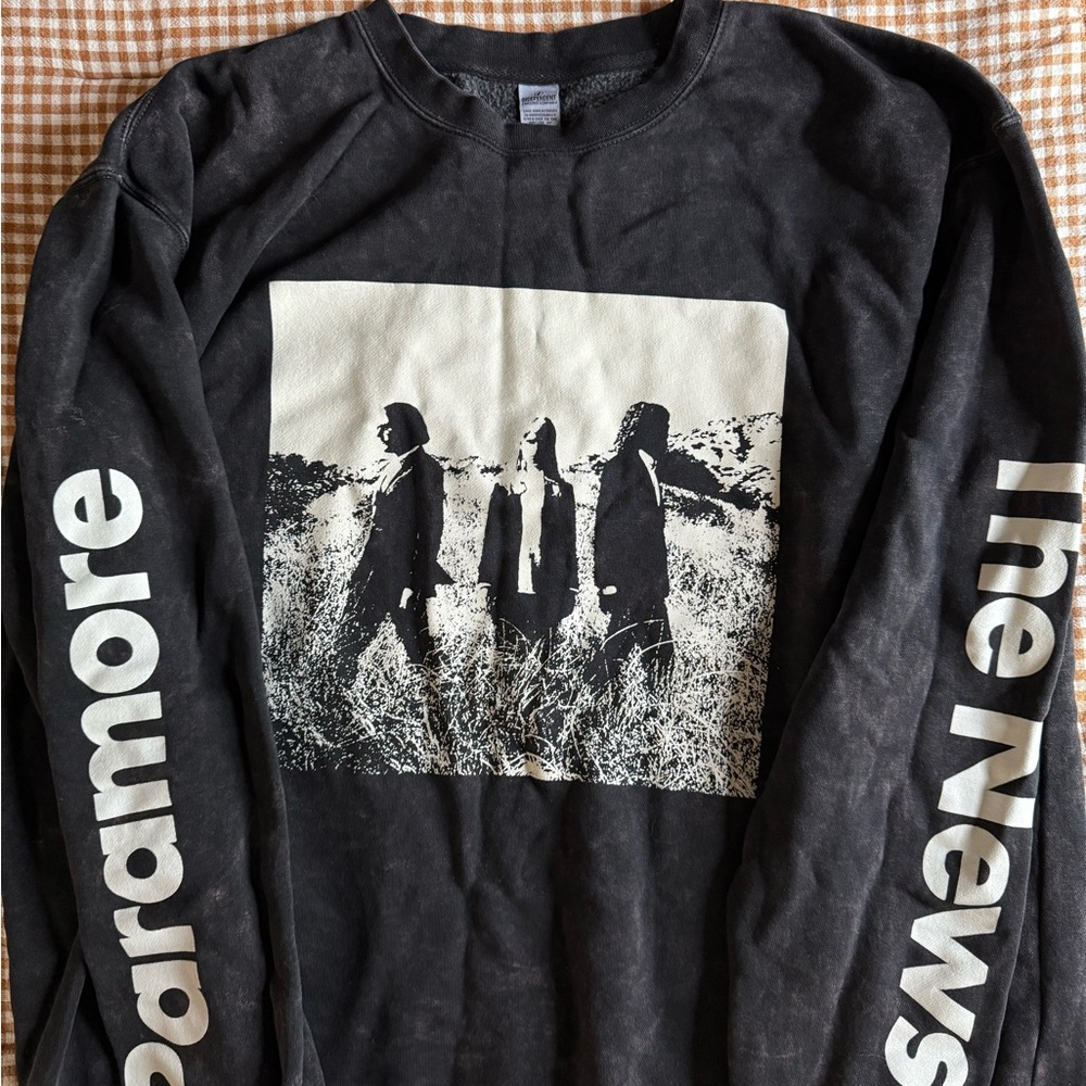 Paramore “The News” Crewneck 2XL